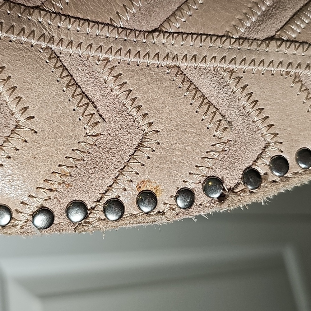 Stylish Tan Crossbody Bagzipper Closure. Adjustable Wide Strap. - Picture 3 of 15